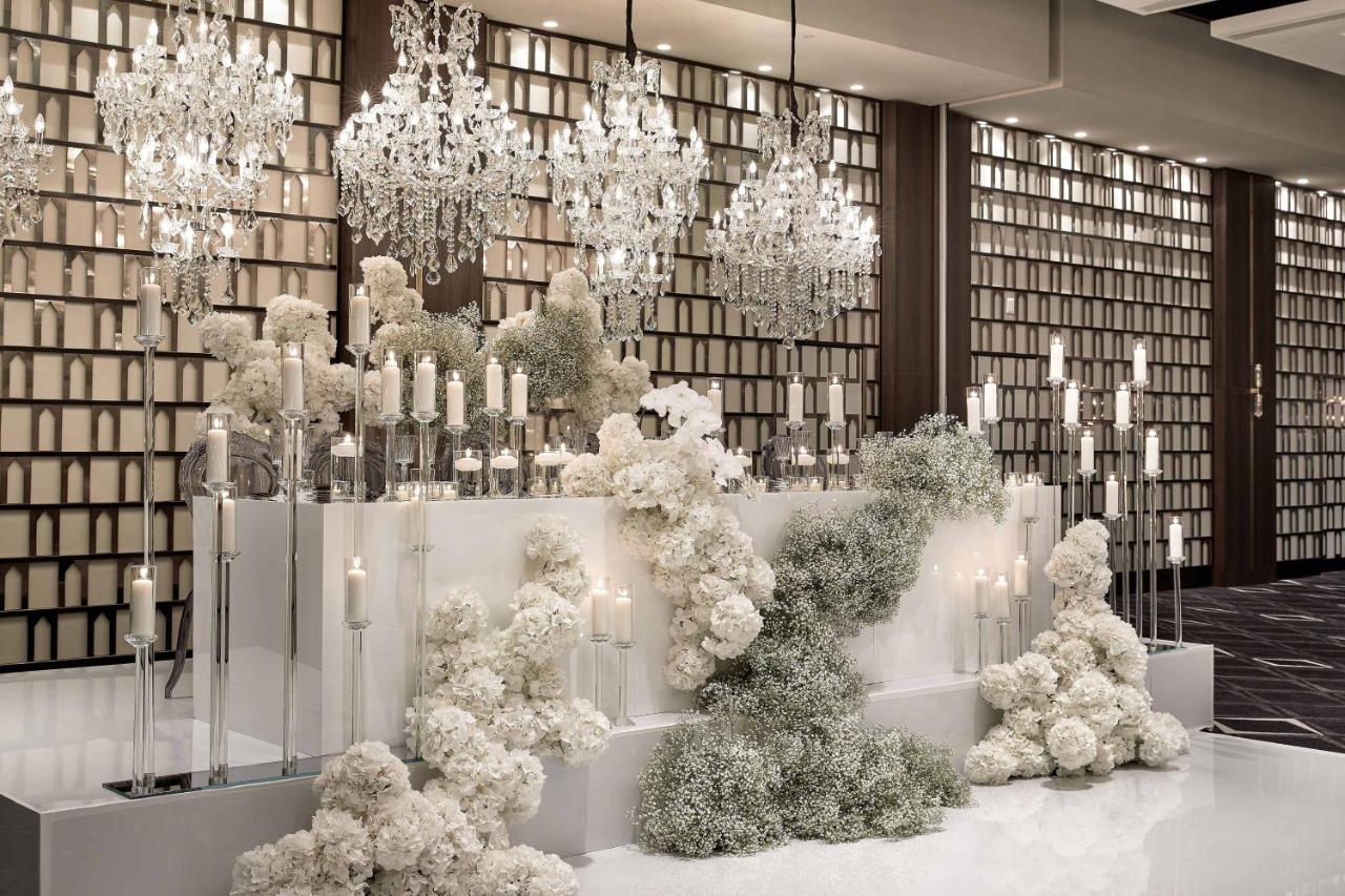 Sheraton Grand Sydney Hyde Park Exteriör bild Wedding reception at the Mandarin Oriental, Bangkok